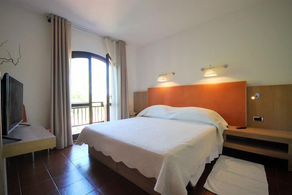Hotel Le Ginestre Porto Cervo Exterior photo
