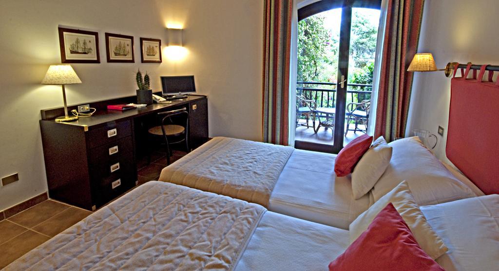 Hotel Le Ginestre Porto Cervo Exterior photo