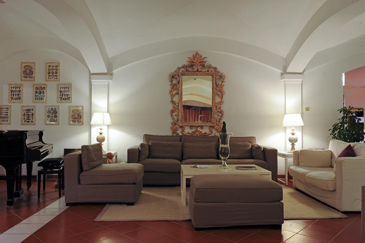 Hotel Le Ginestre Porto Cervo Exterior photo